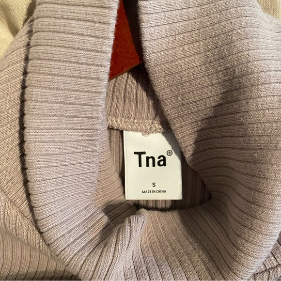 TNA, cropped long sleeve tee - Picture 3 of 3